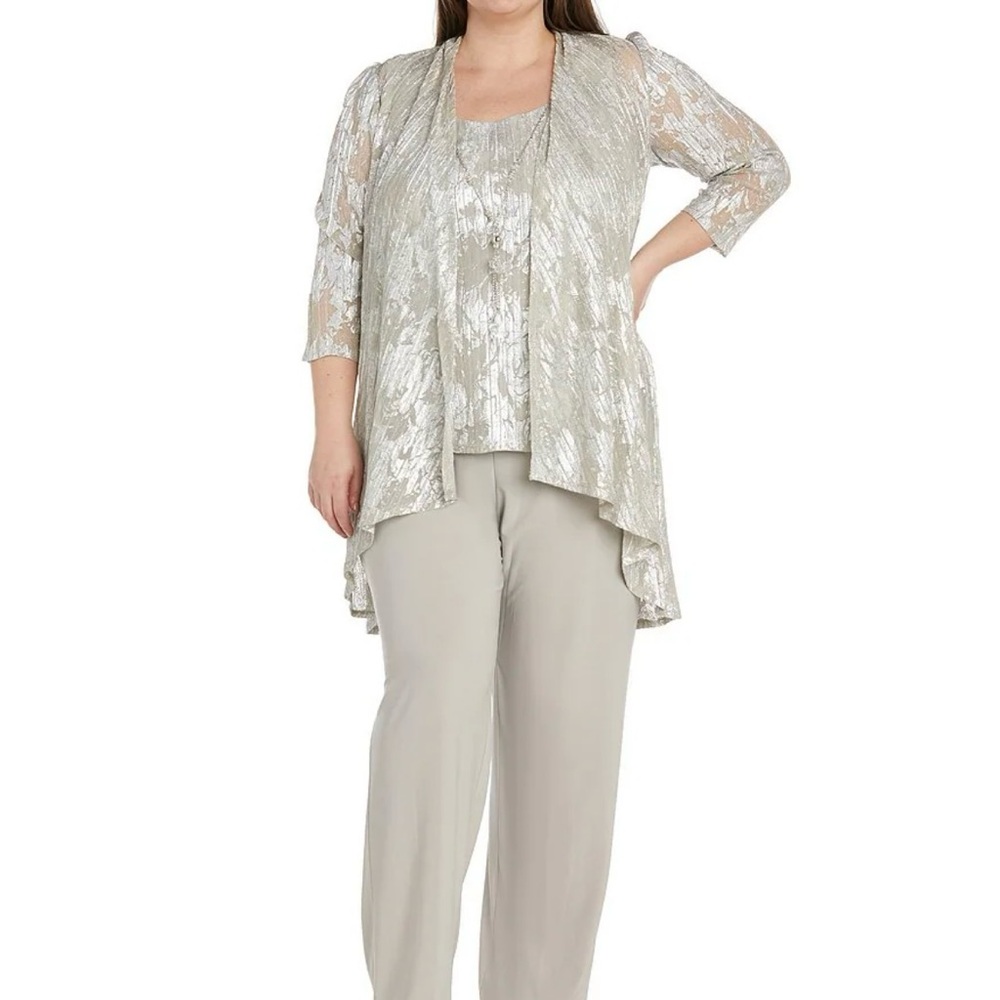 This is an R & M Richards Plus Size 3/4 Sleeve Round Neck 3-Piece Pant Set - Picture 6 of 6